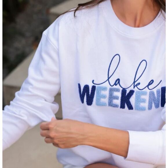 Sweatshirt LAKE WEEKEND - Picture 1 of 4